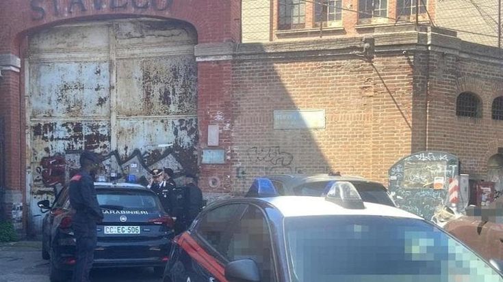 Blitz dei carabinieri all’ex caserma Staveco, 12 denunciati per occupazione abusiva