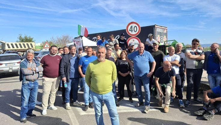 La rabbia al casello di Poggio Imperiale e la telefonata a Salvini: “Chiuderemo tutti”