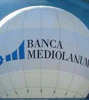 Berlusconi incassa 265 mln<br />vendendo il 5,6% di Mediolanum