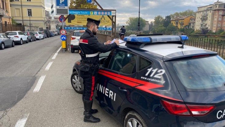 Ruba 1.700 euro di merce al supermercato: arrestato a Parma