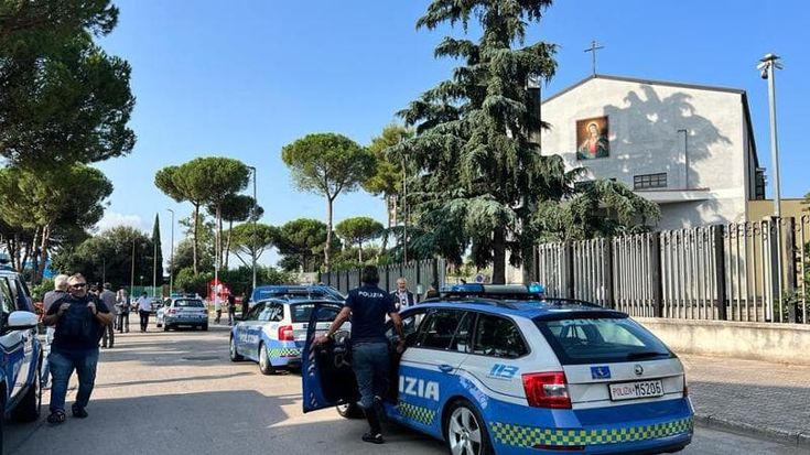 Meloni oggi a Caivano. Minacce per il Reddito di cittadinanza: “Meglio che resti a casa”