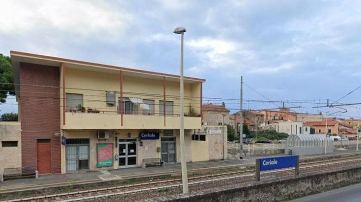 Ceriale, investita dal treno sui binari muore una lavoratrice 60enne degli appalti Fs