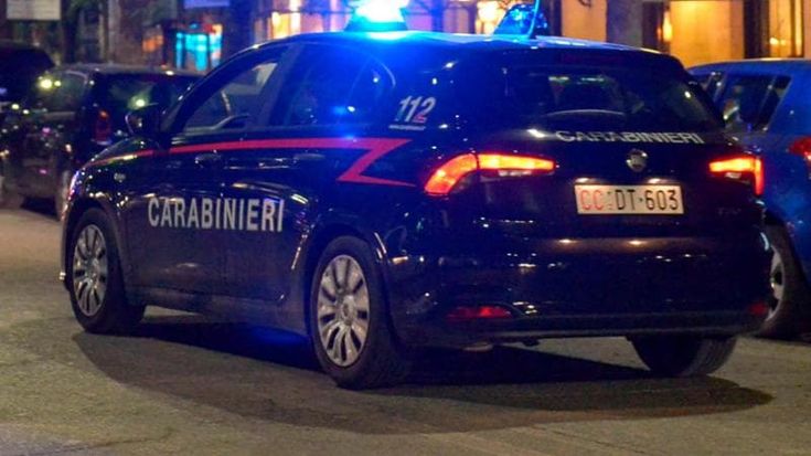Sesto San Giovanni, regolamento di conti in strada con coltelli e pistole per debiti di spaccio: un morto e due feriti