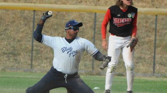 Di base in base verso l'autonomia: il "suono del baseball" guida i ragazzi allo sport