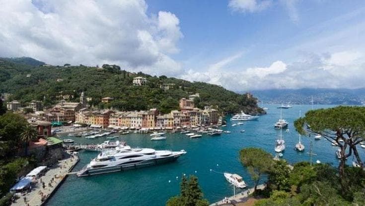 Portofino, stop ai dehors delle grandi firme se i negozi restano chiusi d’inverno