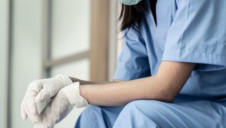 L'infermiera No vax: "Meglio a casa senza stipendio che rischiare la vita"