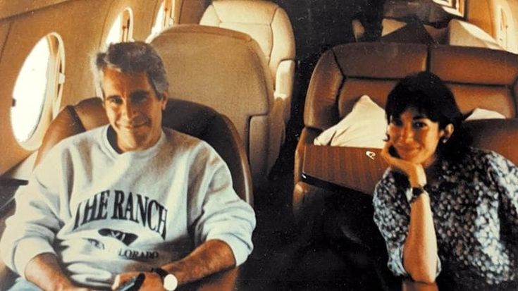 Svelate altre carte su Epstein. “Trump 8 volte sul suo aereo. Hanno violentato una donna”