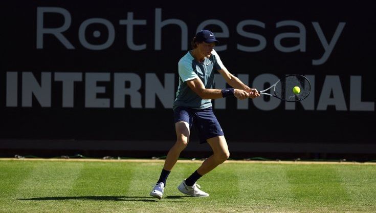 Eastbourne, Sinner sconfitto da Paul al ritorno. Fuori Sonego, Camila Giorgi ai quarti