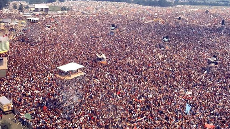 Molestie ai concerti, negli Usa le hanno subite sei spettatori su dieci. La maggioranza sono donne