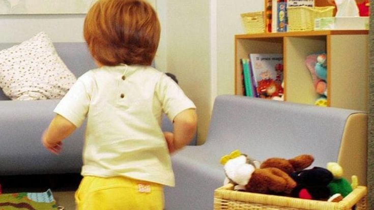 Bimbo di Grosseto ingoia una pila, operato d’urgenza a Massa viene salvato