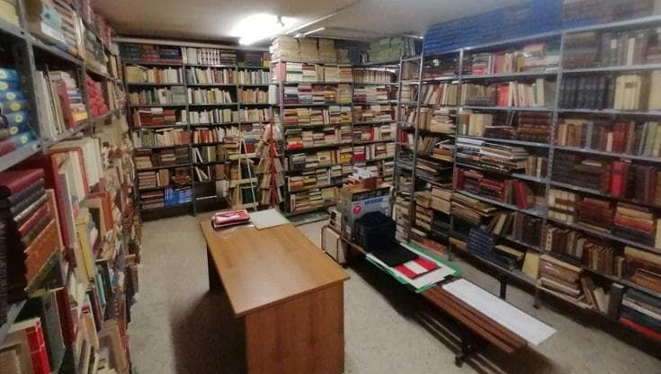 Bari, la libreria Athena non chiude: la libraia va in pensione a 84 anni e la gestione passa a Hope