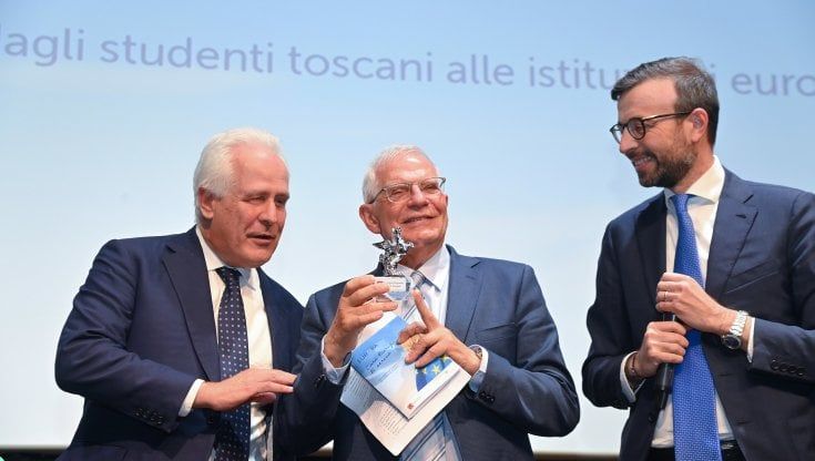 Borrell incontra gli studenti “Bello confrontarci con lui”. Ma sulla guerra ragazzi divisi