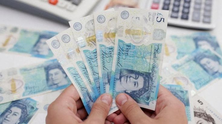 Nel Regno (dis)Unito, dove è quasi impossibile pagare con sterline stampate in Irlanda del Nord o in Scozia