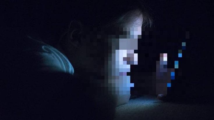 Disabile picchiata dal compagno durante una diretta TikTok, follower chiama polizia che lo ferma