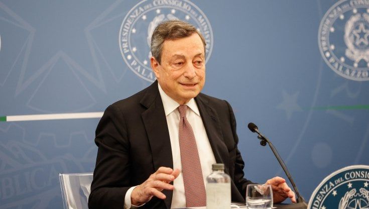 Dalla tassa sui funghi al tributo di discarica: Draghi pronto a sforbiciare la raffica di micro balzelli