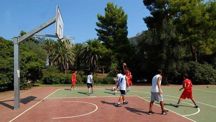 Bari, 5 milioni per nuovi playground e aree per lo sport: si parte dalle periferie. "Inviateci foto dai luoghi di vacanza per darci idee"