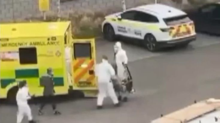 Regno Unito, allarme nazionale per epidemia di meningite: 2 ragazzi morti e 11 in gravi condizioni