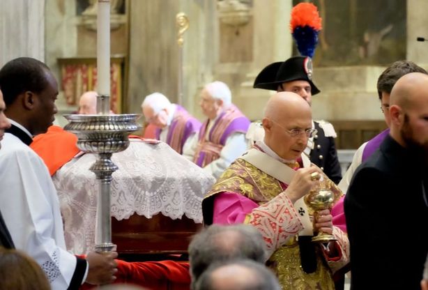 Canestri sepolto nella "sua" San Lorenzo