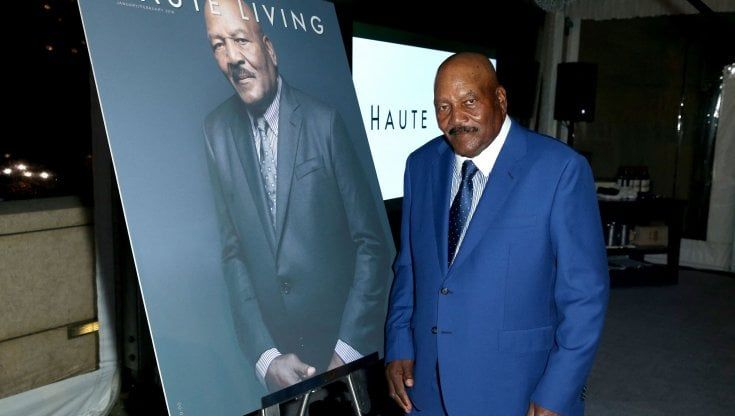 L'ultima corsa di Jim Brown, scompare il leggendario running back dei Browns: fu anche attore e attivista per i diritti civili   