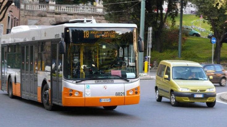 Bus più sicuri, sindacati in campo: “La polizia locale salga a bordo”