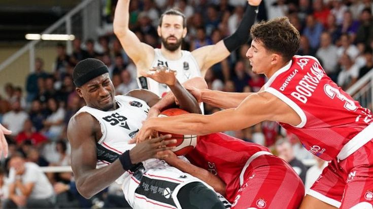 Milano stecca la prima: in finale di Supercoppa ci va Bologna