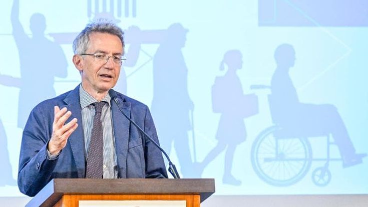 Acqua, Manfredi va all’attacco: “L’Abc pubblica e i lavori a Bagnoli, dico no alla città immobile”