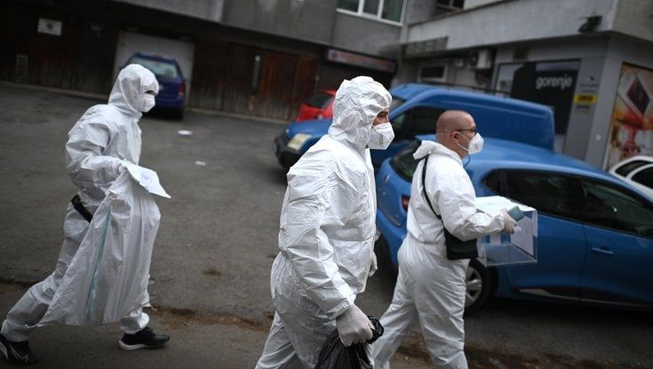 Coronavirus, governi deboli e campagne No Vax: perché l'Europa dell'Est e i Balcani sono travolti dalla pandemia 
