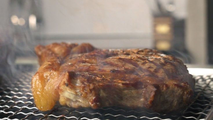 In estate cresce la voglia di barbecue: i consigli per organizzare al meglio una grigliata di carne