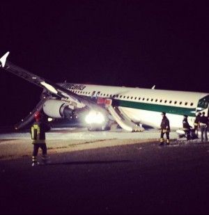 Fiumicino, aereo atterra senza carrello<br />aeroporto operativo. Aperto fascicolo