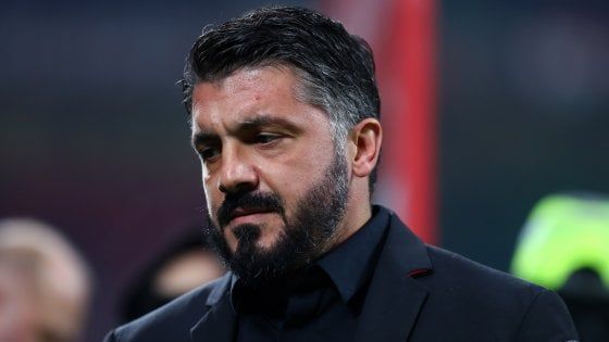 Il Milan tra attesa e sorrisi: e Higuain "stende" Gattuso in allenamento