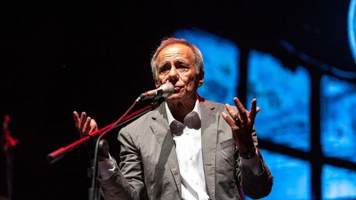 Roberto Vecchioni: “Sogno di vedere ancora 14 volte il mare e che mia moglie torni a sorridere. Le luci a San Siro? Forse si spegneranno”