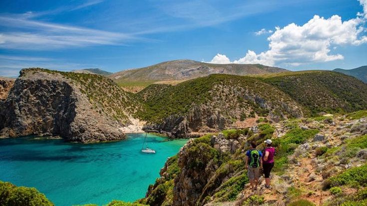 Turismo lento: la Sardegna rinnova otto cammini