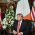 Trump atterra a Dublino e fa scoppiare la polemica. “Vorrei l’Irlanda riunita”