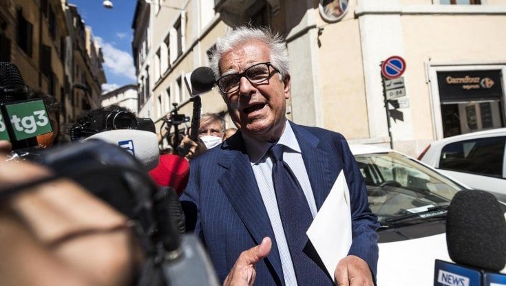 L’allarme di Zanda: “Cina e Russia più aggressive nella Ue”