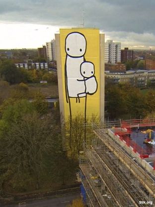 Dal graffito più grande del Regno Unito fino ai muri della Giordania: tutta l'arte di Stik