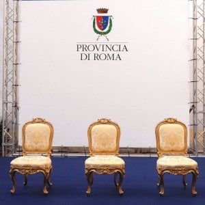 Province in lotta per la sopravvivenza ma è boom degli enti intermedi