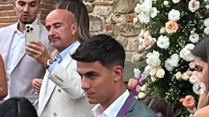 Dybala e Martinez in Chianti per le nozze di Correa con Chiara Casiraghi