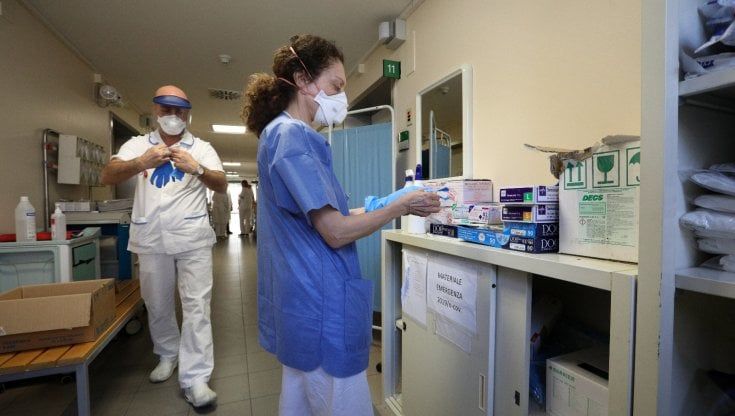 Liste d'attesa, l'allarme del medico: "C’è chi scopre un tumore pagando, nel pubblico avrebbe perso 5 mesi”