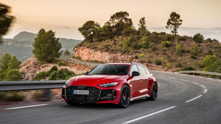 Nuova Audi RS5, l’evoluzione della specie con un motore V6 ibrido plug-in da 639 Cv