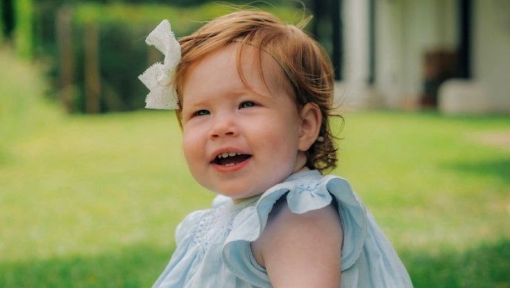 Regno Unito, ecco Lilibet: Meghan e Harry presentano la figlia con una foto su Instagram per il suo primo compleanno