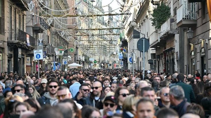 Napoli, boom turismo e caos per il ponte: “Troppi disagi, così è paralisi”