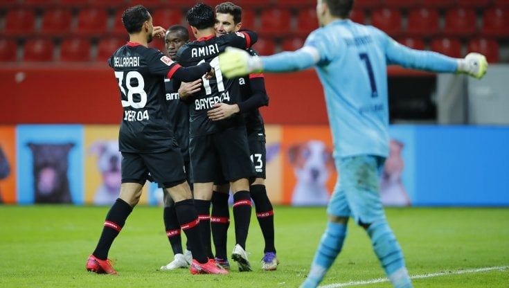 Germania, il Leverkusen è solo in vetta. Il Borussia Dortmund esonera Favre