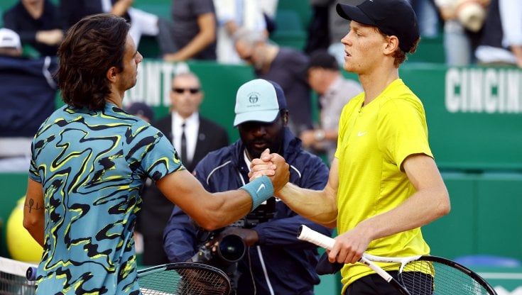 Atp Montecarlo, Sinner domina Musetti con un doppio 6-2: ora la semifinale contro Rune