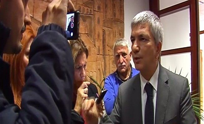 Vendola: "Quella telefonata?<br />Per difendere i posti di lavoro"