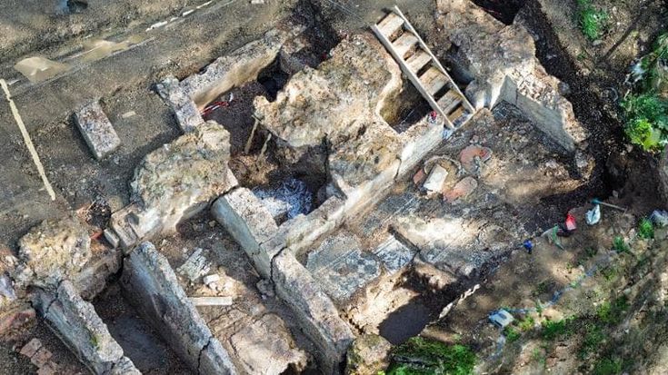Villa Celimontana, scoperto dopo secoli un palazzo di epoca imperiale con mosaici e affreschi