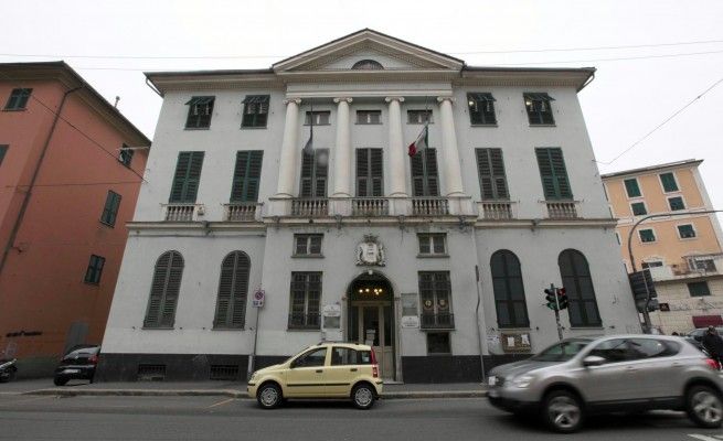 Bolzaneto, vandali in Comune<br />"Pc rubati, costretti a chiudere"
