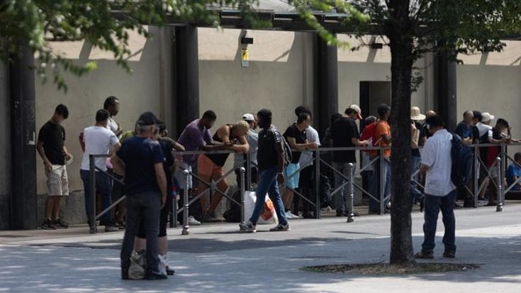 I numeri della città povera: ora a Milano sono gli anziani la nuova emergenza sociale