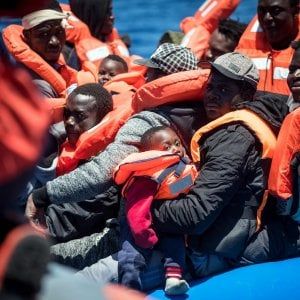 Telecamere per sorvegliare i migranti, don Martino: "Certe frasi dei politici danno la forza ai deboli psichici per alzare le mani"