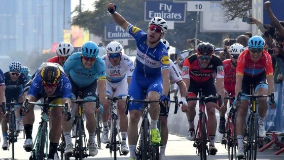 Dubai Tour, festa doppia per Viviani: sprint vincente nel giorno del compleanno