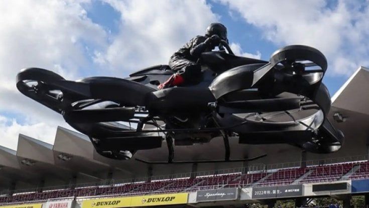 La prima moto volante in vendita in Giappone